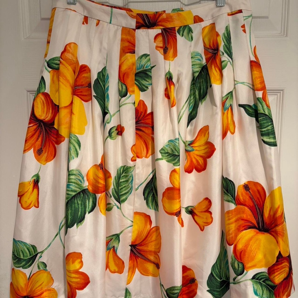 Madison Studio 100% Silk Tropical Floral Pleated Skirt Size 8 Cottagecore Ivory